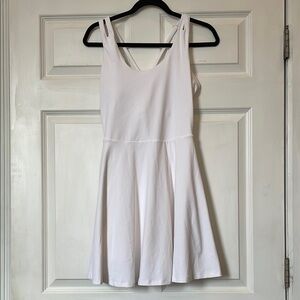 Elegant White Sleeveless Dress